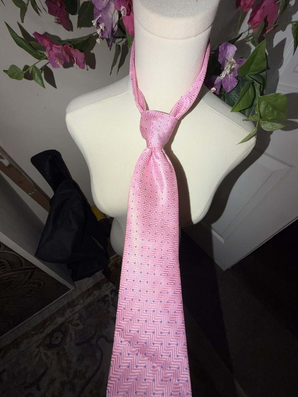 Brioni Silk Necktie Pink Chevron Diamond Pattern